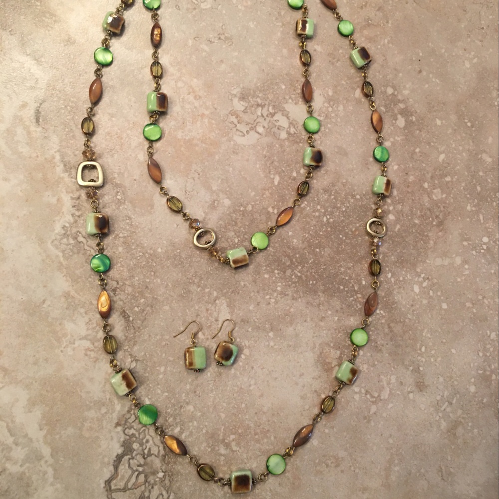 Stylish green / brown beaded 27” necklace